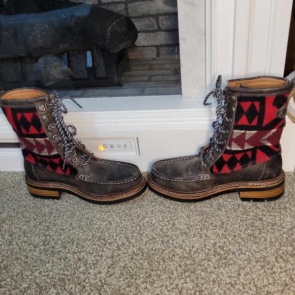 Pendleton x Clarks Ottawa Boots made in Italy, Size 6 - Picture 4 of 13